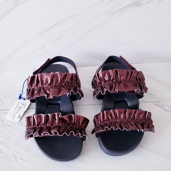 FIGS BY FIGUEROA Ruffle Sandal Adjustable Size 8 - Picture 2 of 16